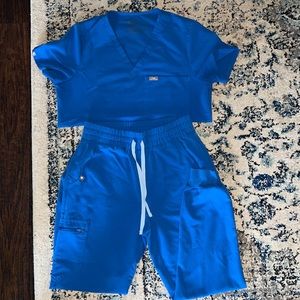 Catarina one pocket scrub top Small. High waisted SP joggers in Royal blue.